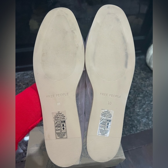 Mesh Mania Bow Flats labeled size 10 but runs big SEE MEASUREMENTS - Picture 13 of 16